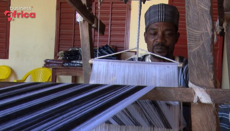 Guinean weavers holdout